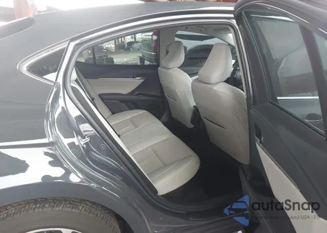 2025 Toyota Camry Xle z USA, uszkodzony, nr VIN 4T1DAACK4SU090214